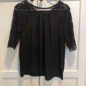 Madewell black top with lace sleeves